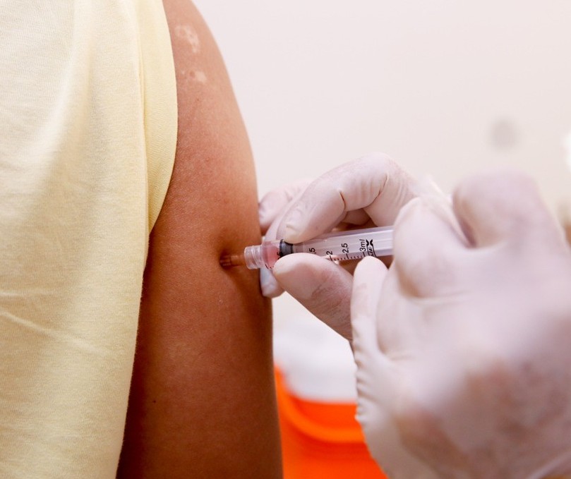 Vacina: Maringá faz repescagem de moradores dos grupos prioritários nesse sábado (10)