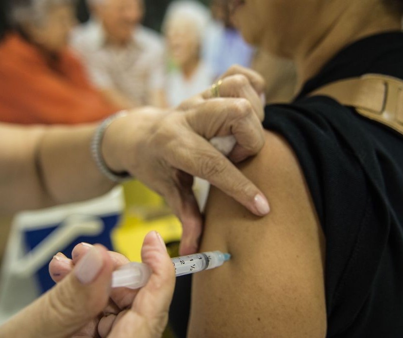 Procura por vacinas contra a gripe em clínicas particulares aumenta