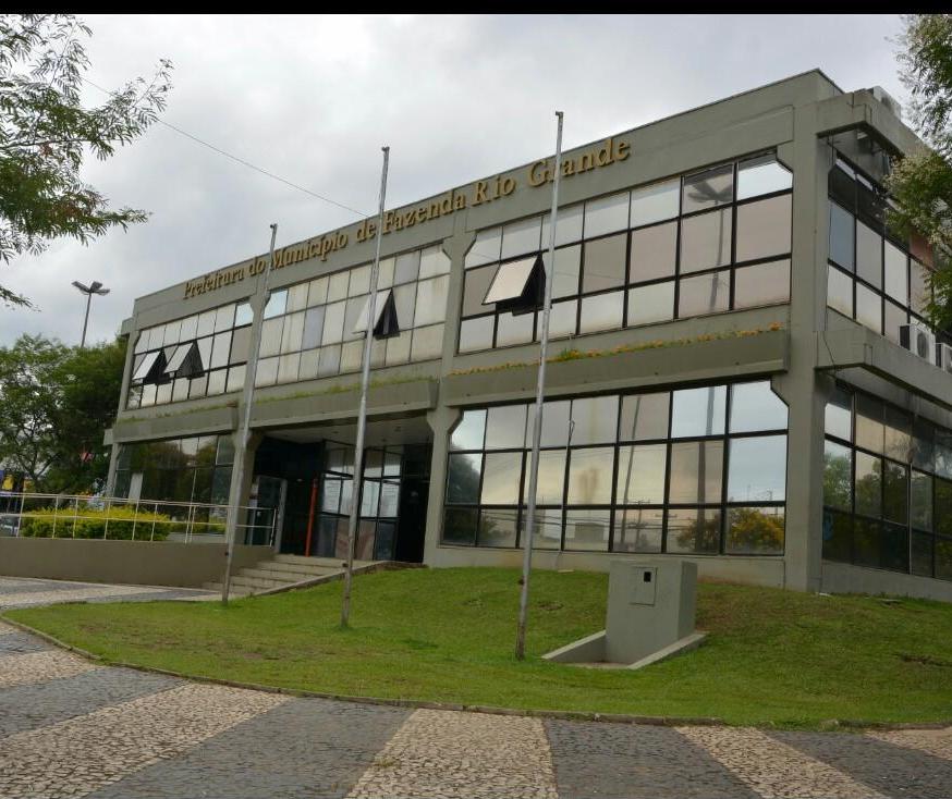 Prefeito de Fazenda Rio Grande é preso em operação contra desvios na saúde