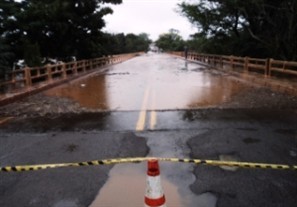 Quatro rodovias do noroeste do Paraná têm trechos interditados por causa da chuva