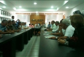 Prefeitos e secretários de Saúde da região se reúnem por melhorias no Hospital Universitário de Maringá