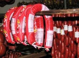 Secretaria de Saúde do Paraná recolhe produção de salsichas de indústria em Alto Piquiri após morte de duas pessoas por botulismo