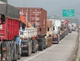 Transportadoras organizam protesto em Guaíra