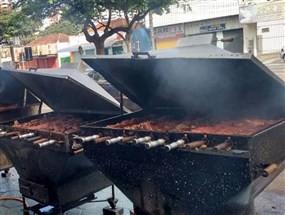 Casas de carnes em Maringá estão cheias de encomendas de assados para o Ano Novo