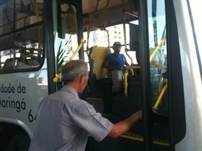 26 mil idosos já fizeram o cartão passe fácil para usar os ônibus de transporte coletivo em Maringá