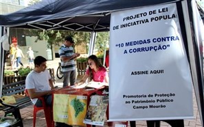 Campo Mourão coleta assinaturas para projeto popular contra corrupção