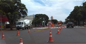 Avenida Morangueira recebe novos semáforos e sinalização de faixa de pedestres