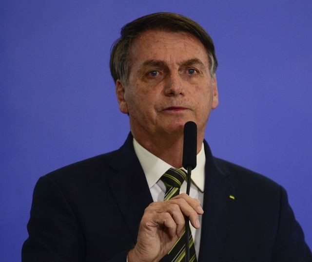 Pesquisa indica que Bolsonaro é favorito em 2022