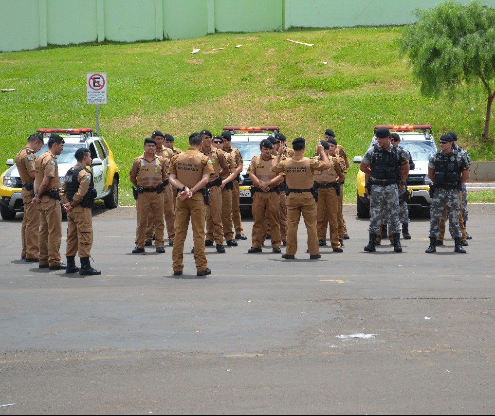 PM realiza trabalho para retirar armas e drogas das ruas de Maringá