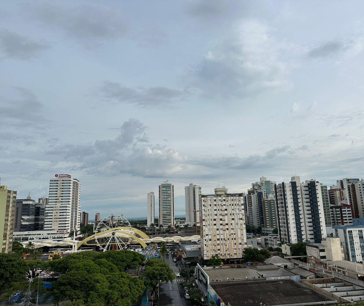 Maringá terá chuva e céu encoberto nesta segunda (8); máxima atinge 28º C