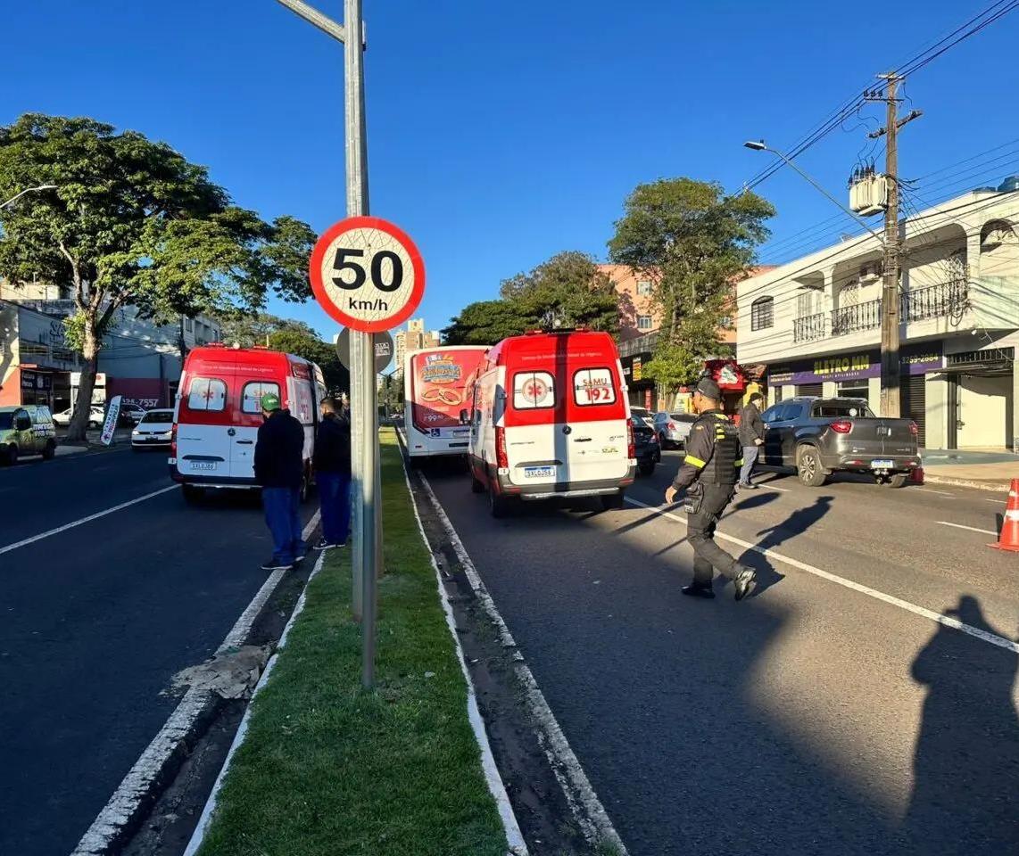 Mulher é atropelada por ônibus em Maringá