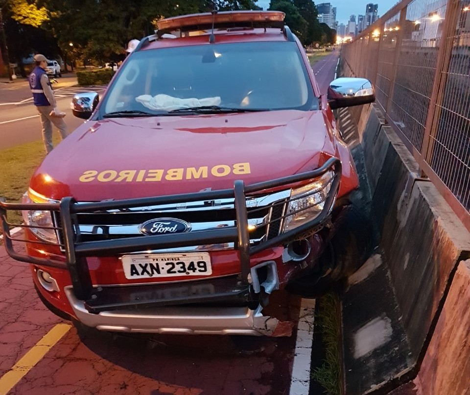 Motorista que bateu contra viatura do Siate será preso