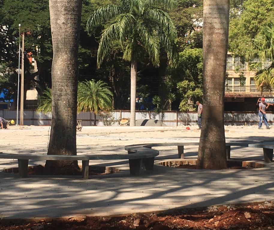 Veja como está a reforma da Praça Napoleão Moreira no centro de Maringá