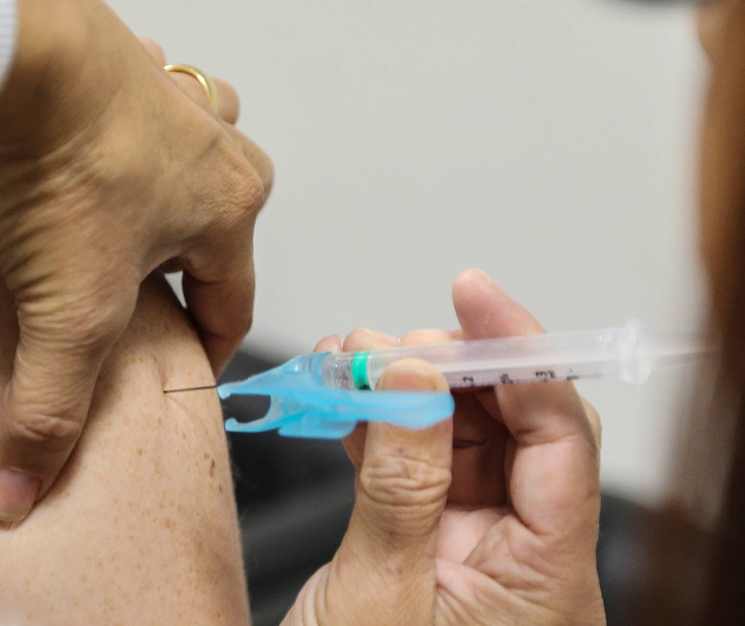 Distribuição de vacinas contra a Covid-19 será reequilibrada