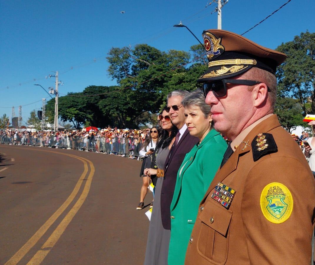 Desfile de aniversário de Maringá desperta memórias afetivas