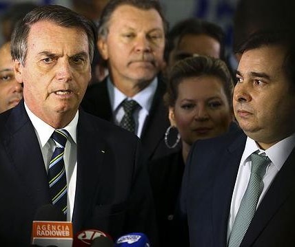 Bolsonaro entrega ao Congresso projeto que altera Código de Trânsito Brasileiro