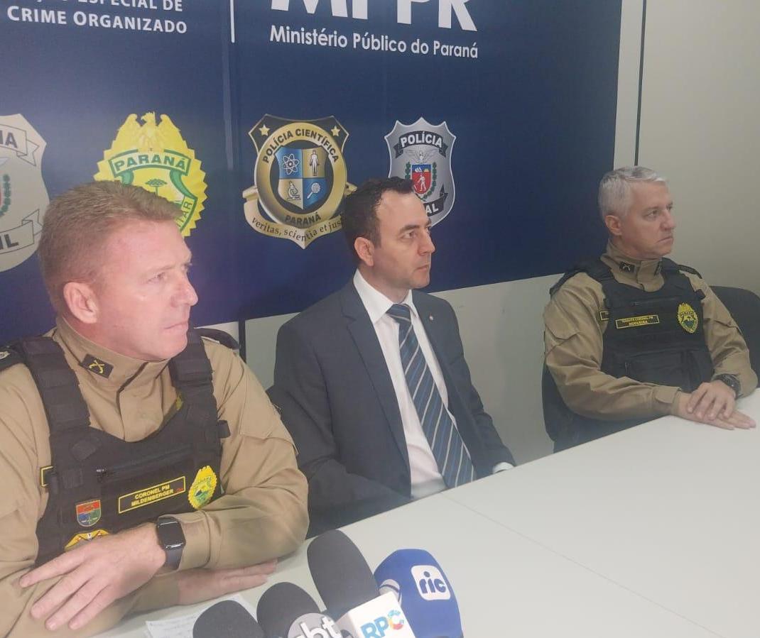 Em coletiva, agentes detalham Operação Armeiro