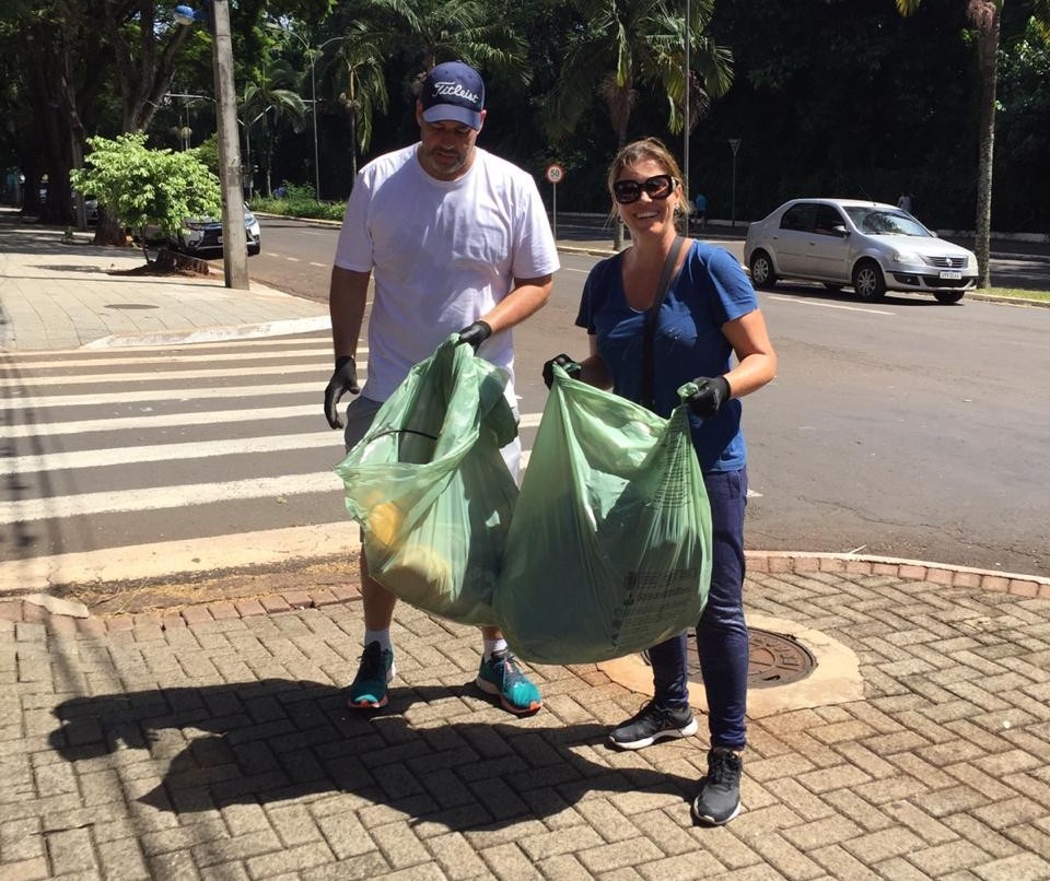 Grupo faz ‘arrastão’ para combater a dengue na Zona 2 em Maringá