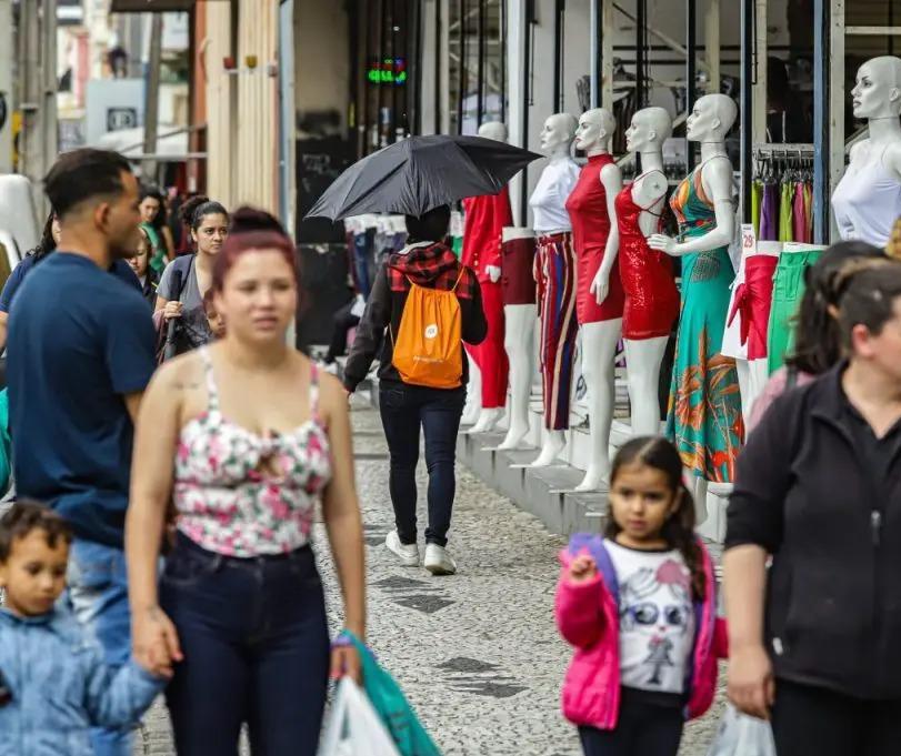 Transição tributária reduz otimismo do comércio; Maringá tem um dos menores índices