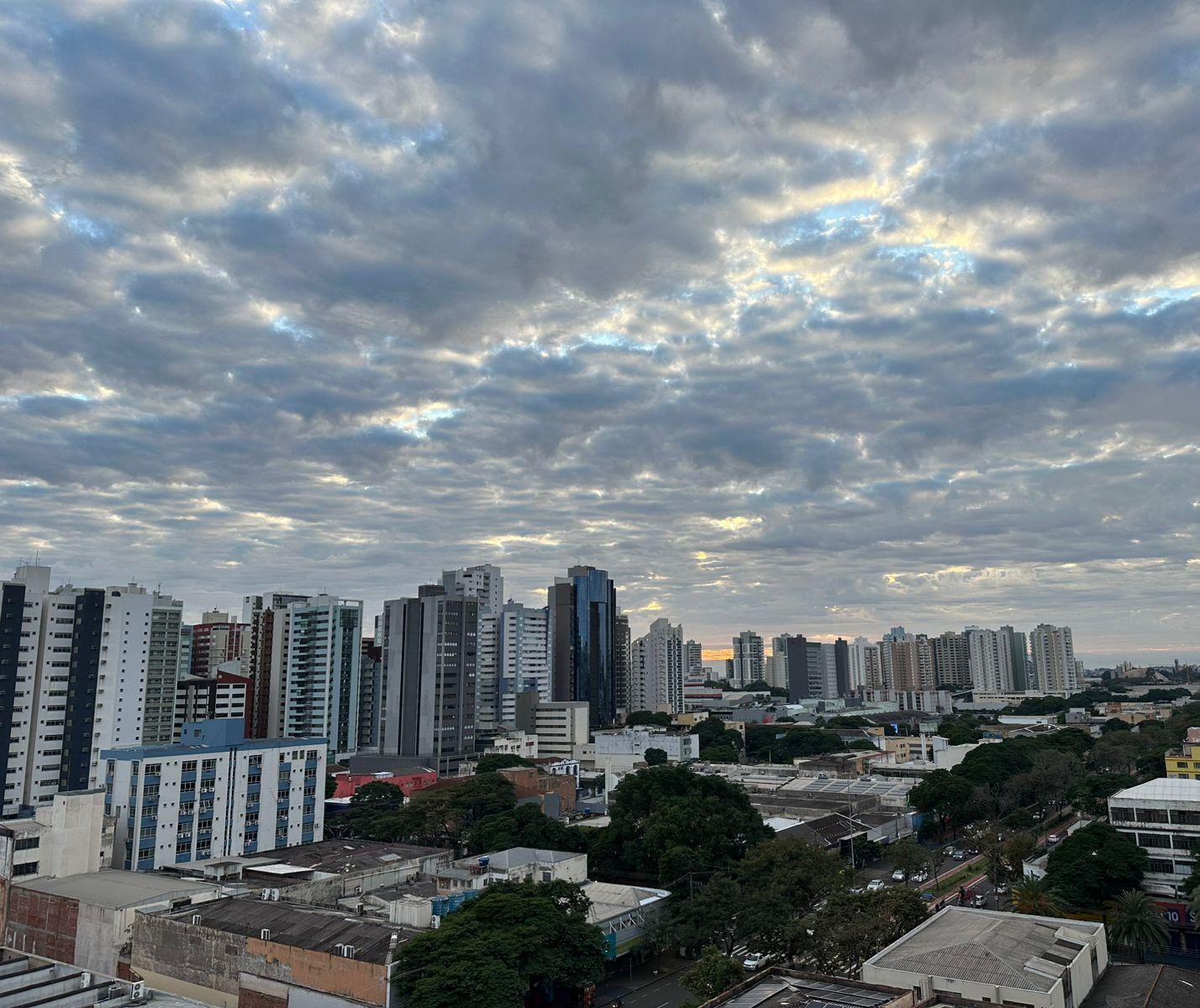 Terça-feira (1º) será de céu encoberto em Maringá, com máxima de 16º C