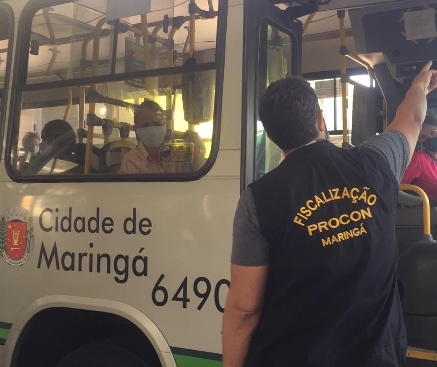 Procon conta passageiros em ônibus para conferir cumprimento de decreto