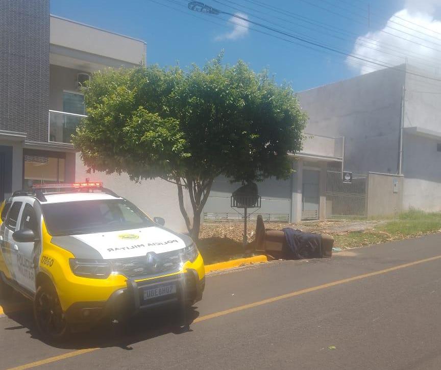 Corpo é encontrado dentro de sofá abandonado em Umuarama