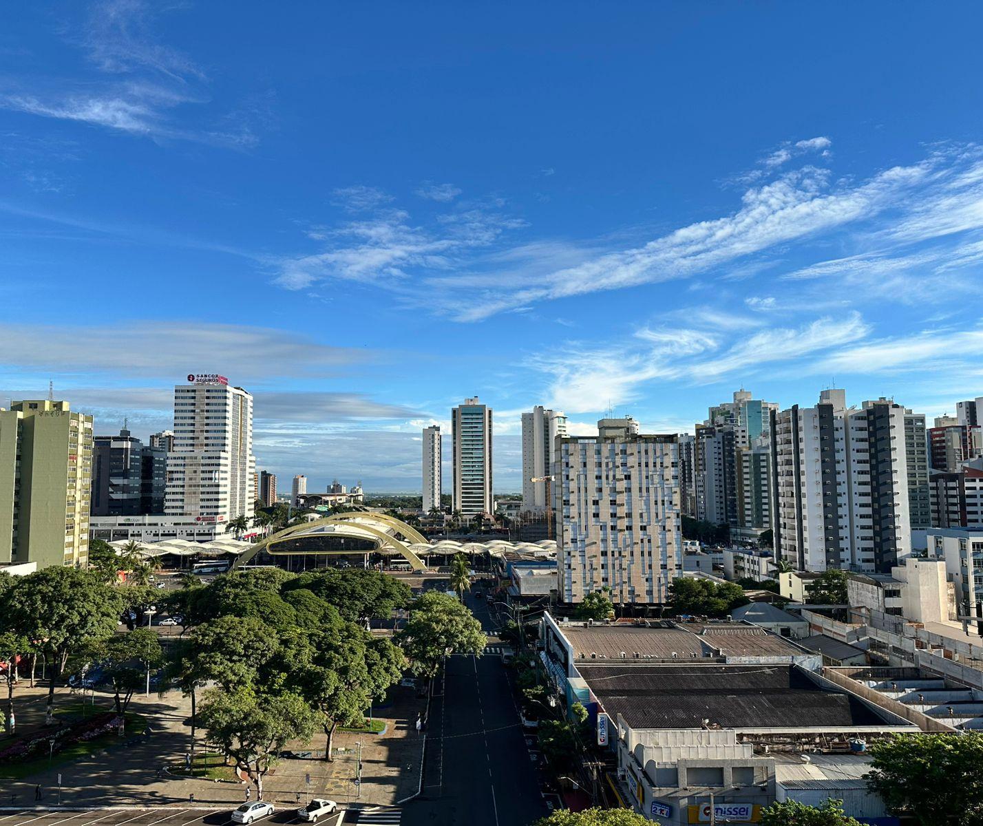 Tempo segue instável em Maringá nesta sexta (13); fim de semana terá calor