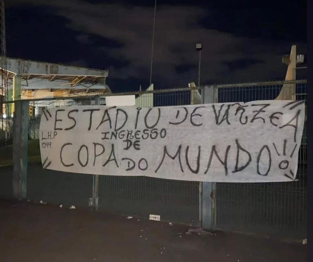 Torcida do Corinthians protesta contra valores dos ingressos para jogo