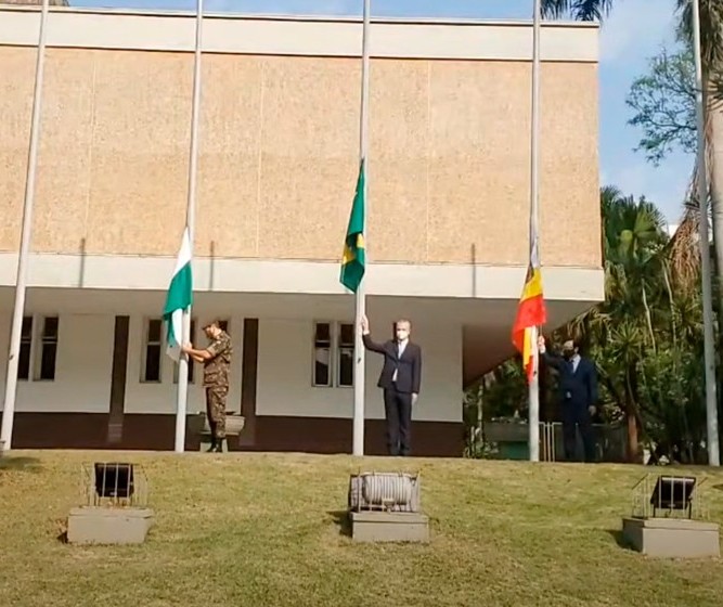 Prefeitura celebra 7 de setembro com hasteamento da bandeira em Maringá