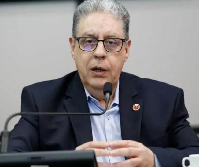 Prefeito se manifesta nas redes sociais sobre afastamento de secretário