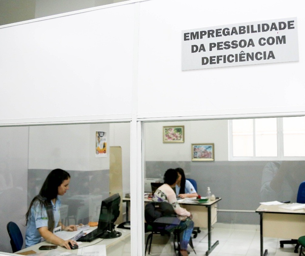 Inclusão de deficientes no mercado de trabalho aumenta 7%