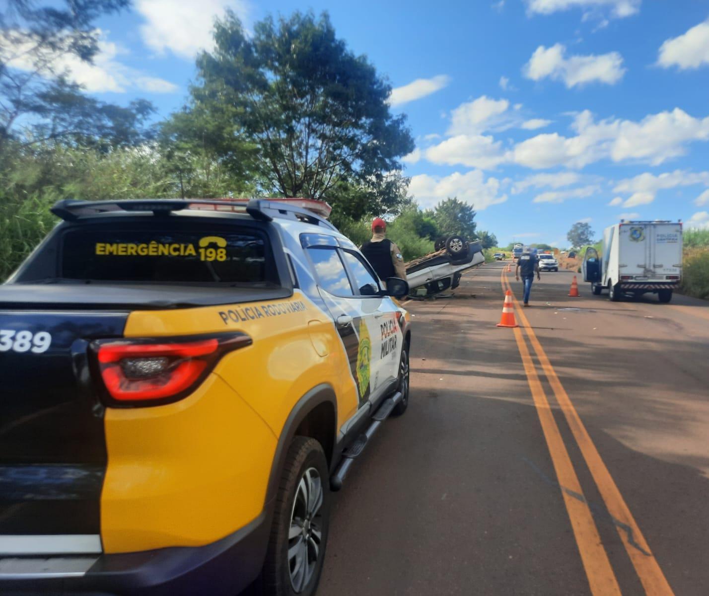 Carro bate em barranco e motorista de 81 anos morre na PR-492