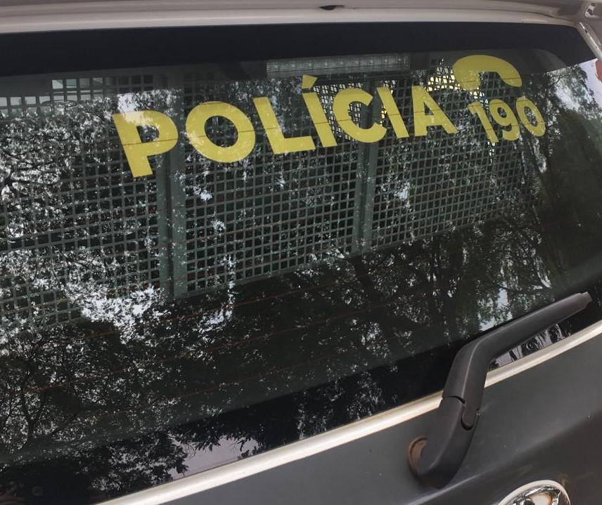 Médico tem caminhonete furtada de estacionamento de UPA