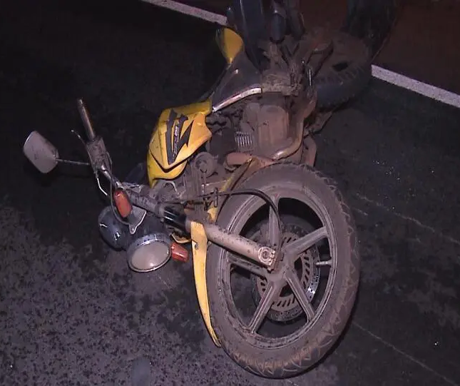 Motociclista fica gravemente ferido em acidente em Maringá; motorista fugiu