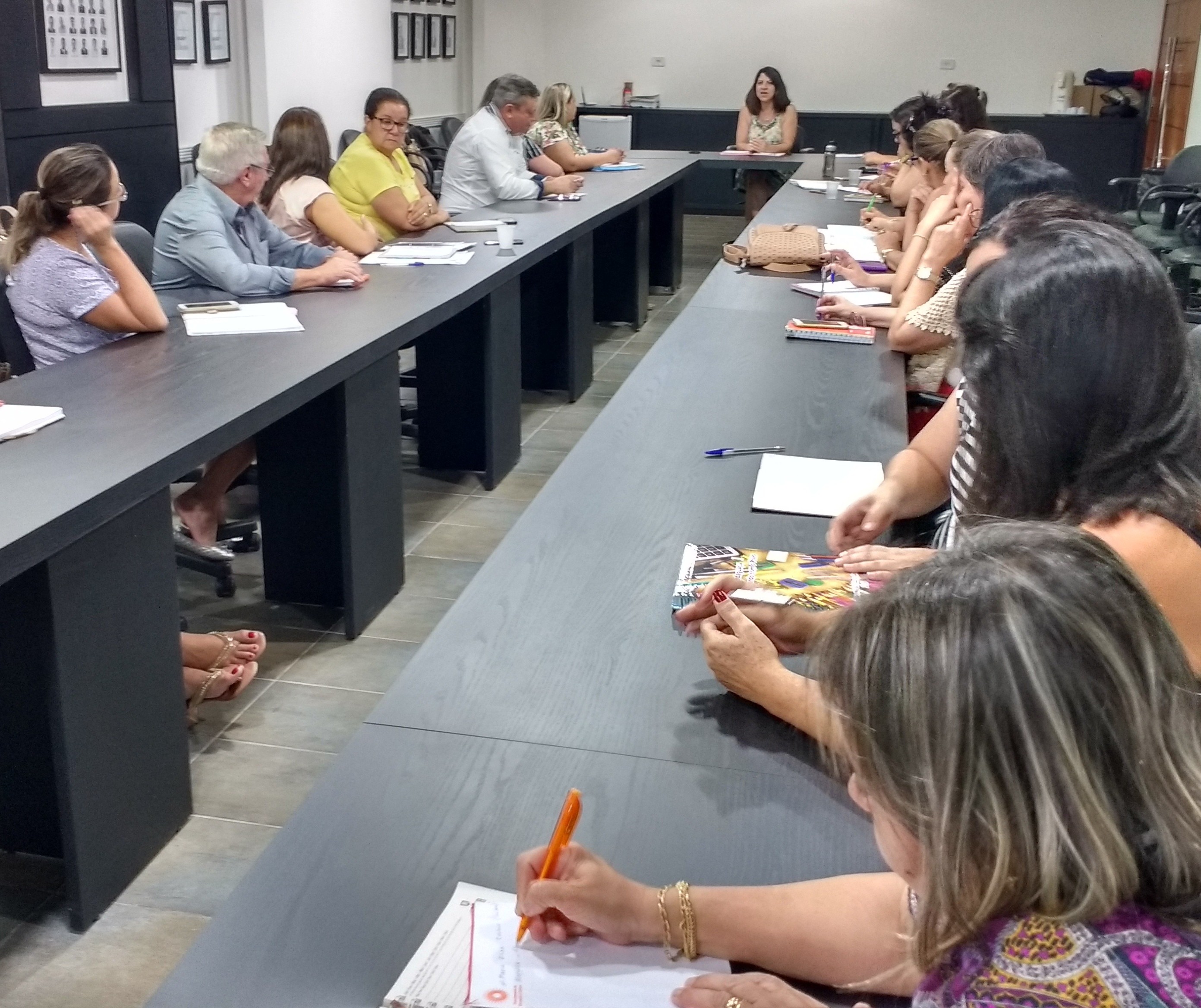 Calendário da Educação municipal é definido em reunião na Amusep