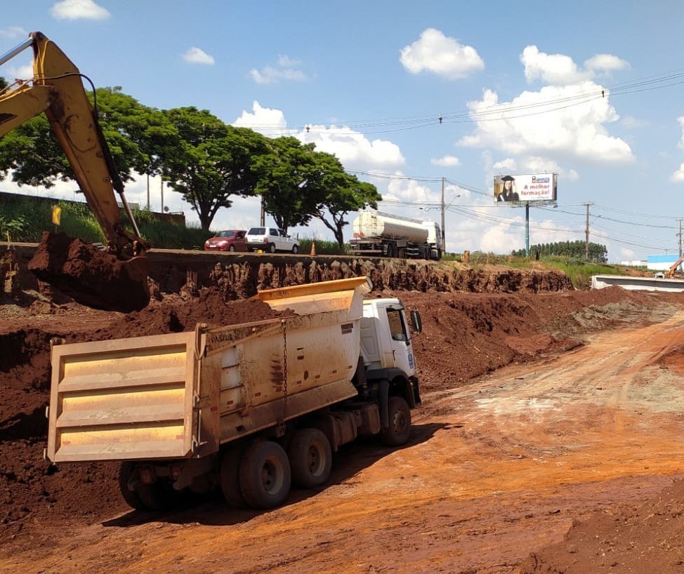 Duplicação da PR-317 entre Maringá e Iguaraçu chega a 44%, diz DER