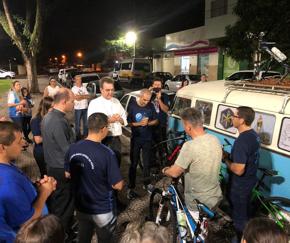 Cinco maringaenses irão pedalar 800 km até Aparecida