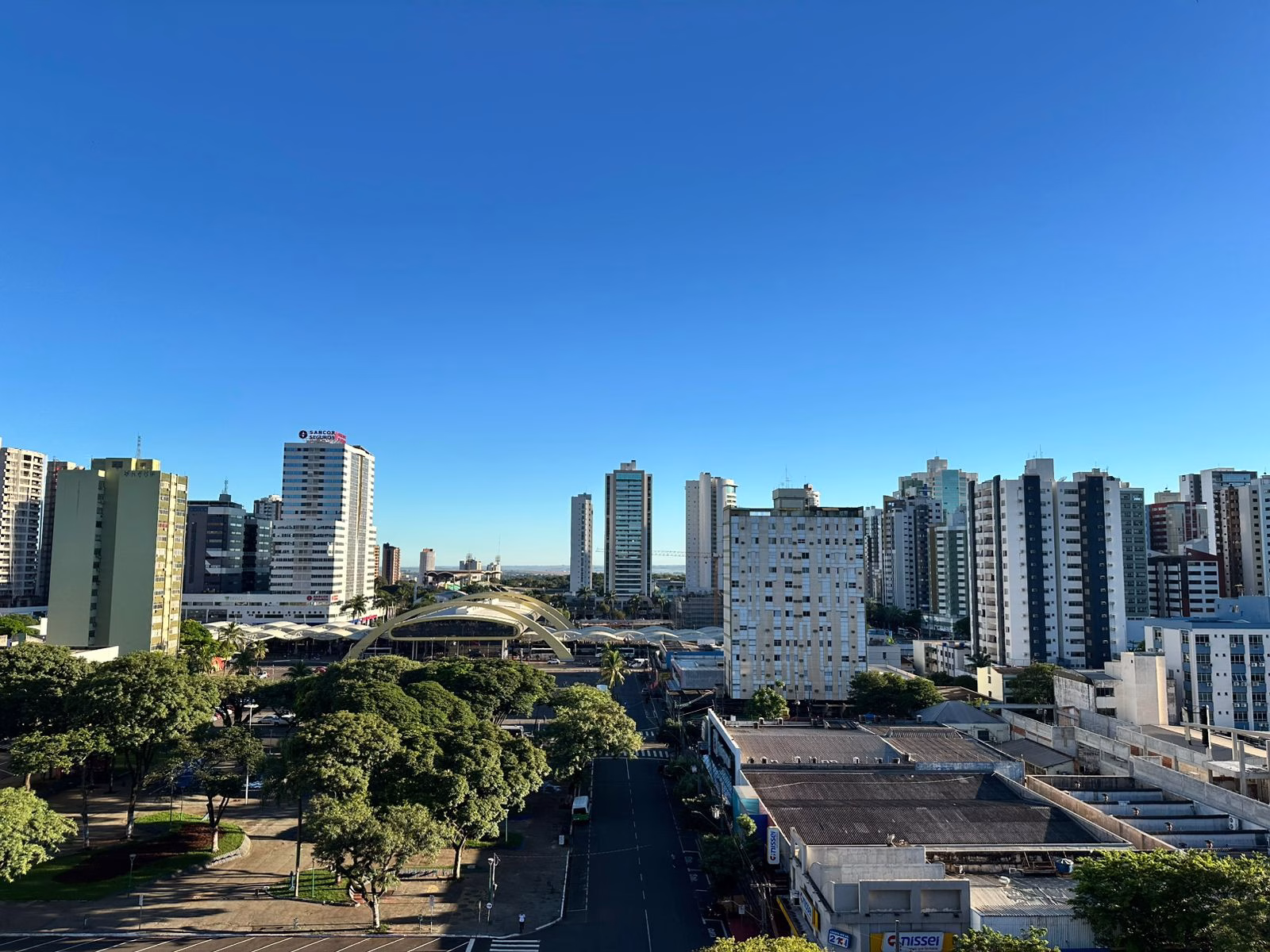 Sol e calor voltam a predominar em Maringá nesta sexta (13) e no fim de semana