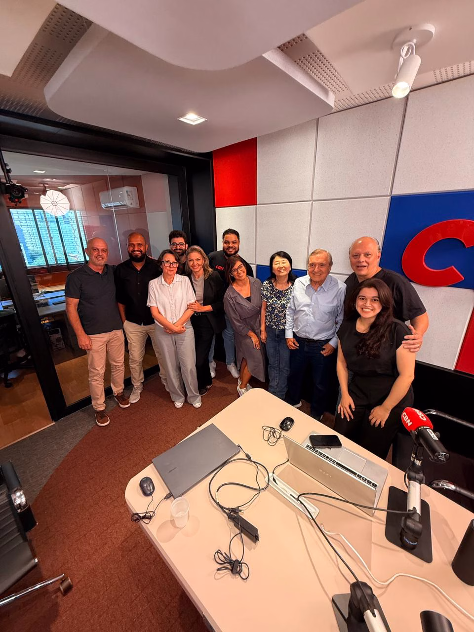 Novo estúdio da CBN Maringá recebe o nome de Elci Nakamura