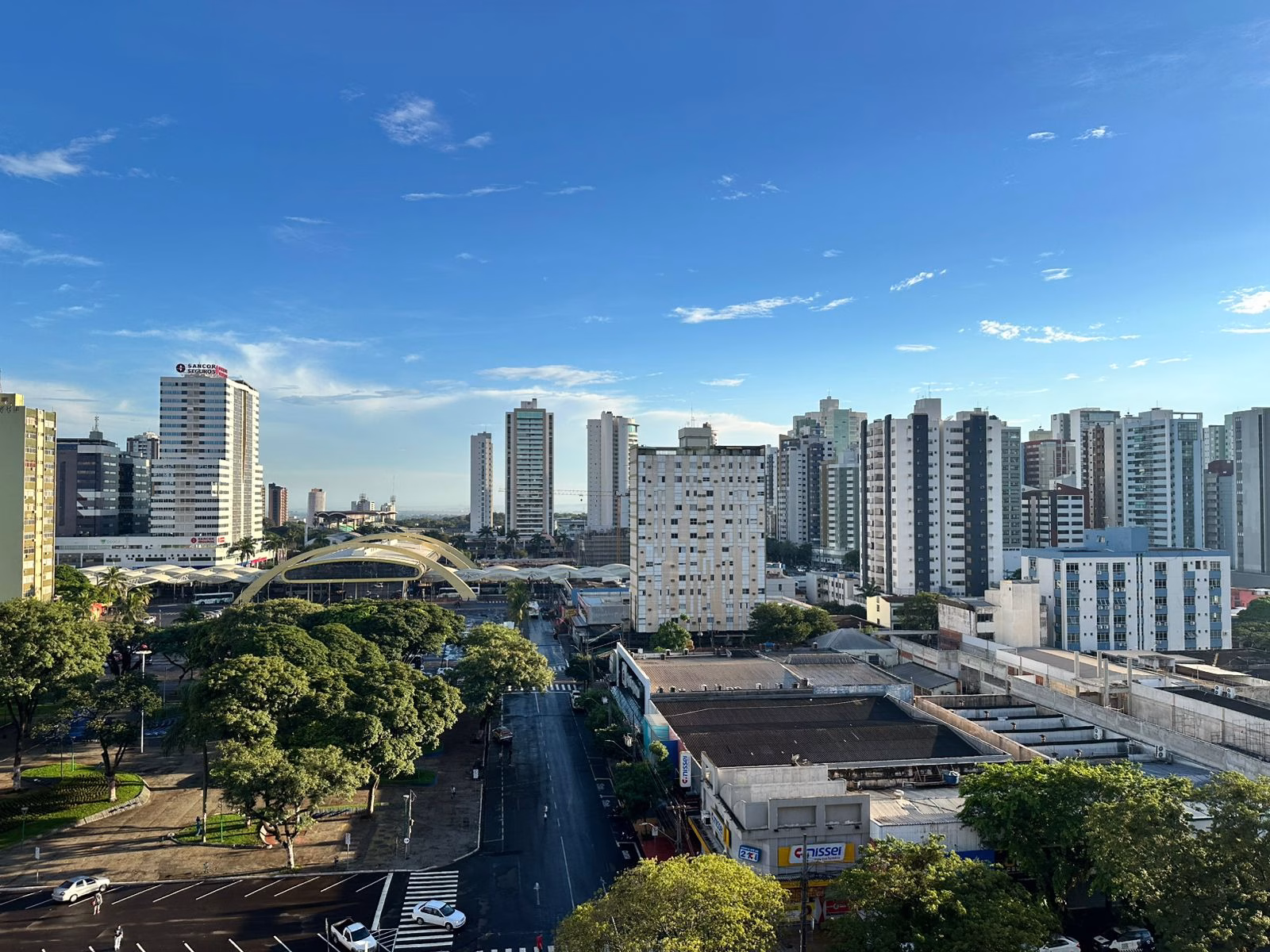 Tempo segue abafado em Maringá nesta terça (24); máxima atinge 33º C