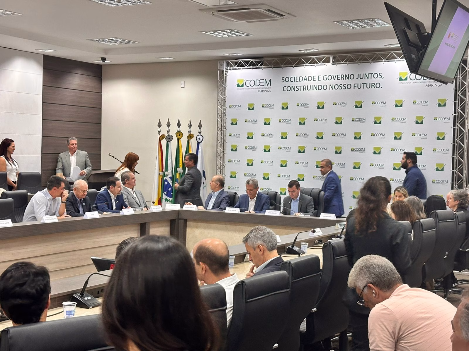 Michel Felippe toma posse na presidência do Conselho de Desenvolvimento Econômico de Maringá (Codem)