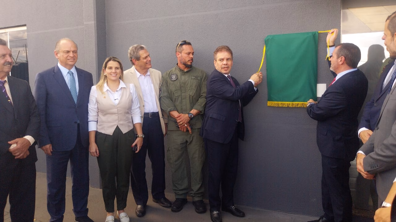 Ministros da Justiça e de Relações Institucionais participam de inauguração da Base Aérea Sul da Polícia Federal do Brasil
