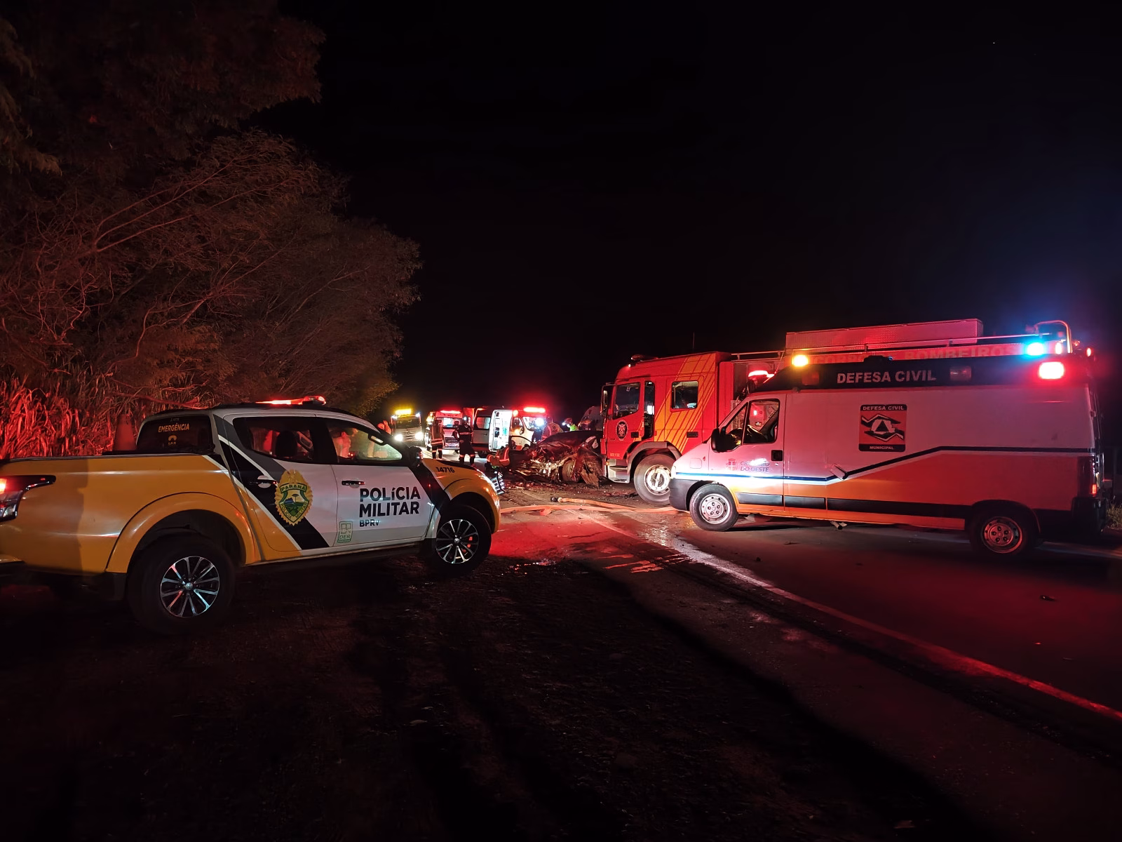 Motorista embriagado quase atropela agentes de segurança em atendimento de acidente