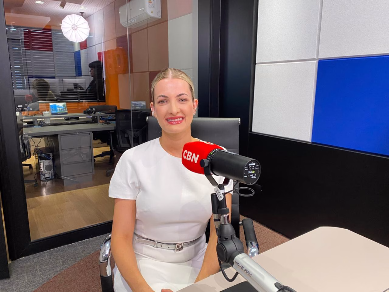 Busca pela naturalidade aumenta procura por transplante de sobrancelha