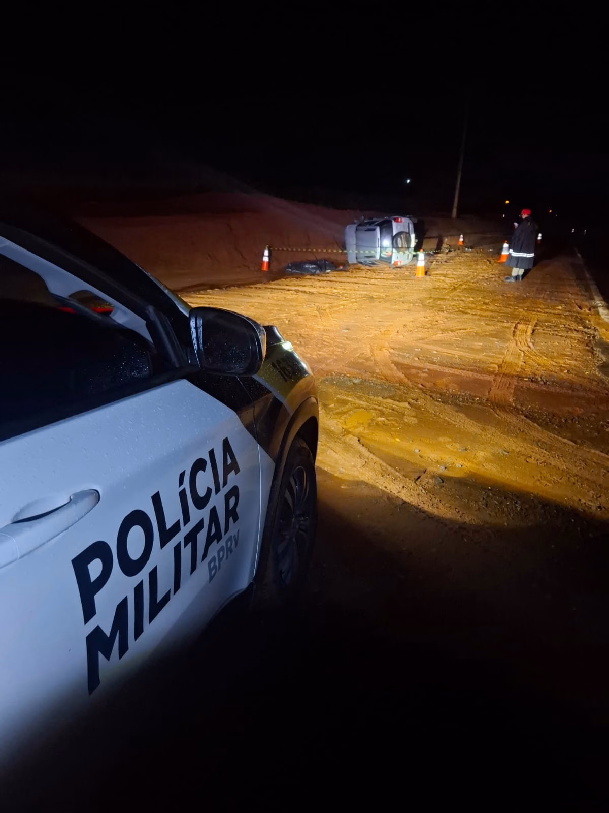 Motorista perde o controle, bate carro em barranco e morre na PR-464 em Inajá