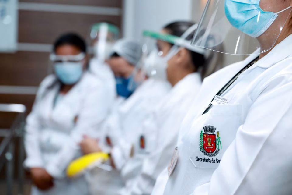 Escala de trabalho adotada na pandemia em unidades de saúde em Maringá será encerrada e servidores ameaçam greve