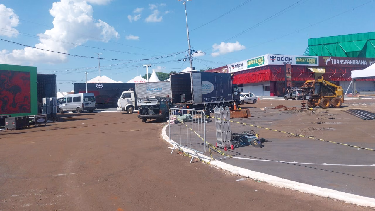 Parque de Exposições de Maringá está movimentado; são os últimos preparativos para a Expoingá 2026