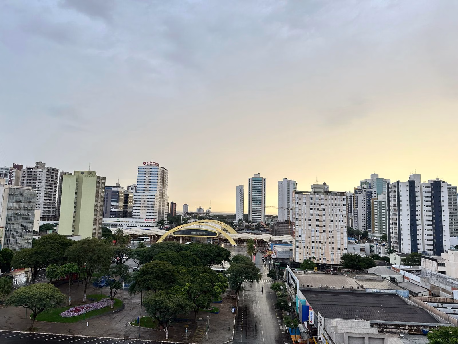 Frente fria traz chuva e frio para Maringá a partir desta sexta (8); confira os detalhes da previsão