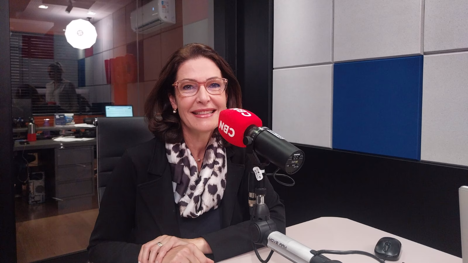 “Não acho justo estar em todas as entregas com o governador”, diz Cristina Graeml