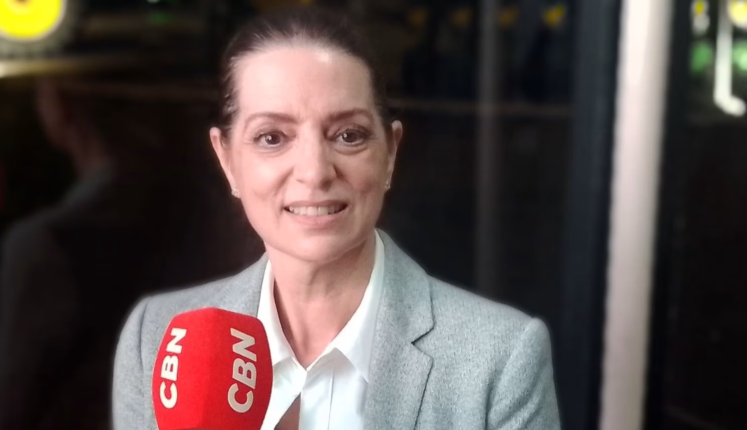 Neta de Celso Garcia Cid expõe animais pela 1ª vez na Feira